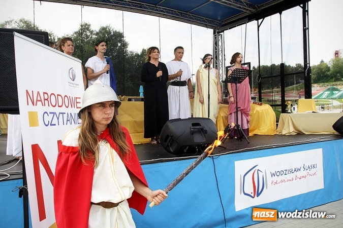 Zdjęcie w galerii na portalu naszwodzislaw.com: Czytali Quo vadis w Rodzinnym Parku Rozrywki wiadomości z regionu