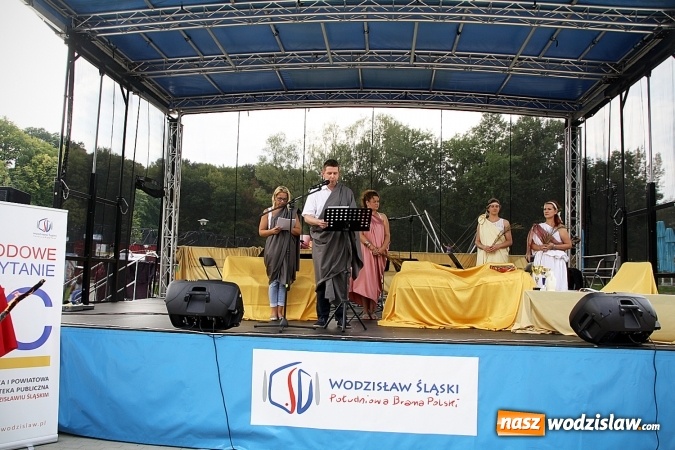 Zdjęcie w galerii na portalu naszwodzislaw.com: Czytali Quo vadis w Rodzinnym Parku Rozrywki wiadomości z regionu