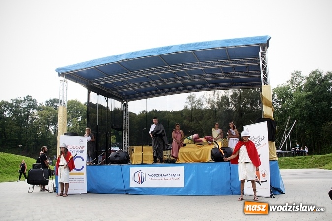 Zdjęcie w galerii na portalu naszwodzislaw.com: Czytali Quo vadis w Rodzinnym Parku Rozrywki wiadomości z regionu