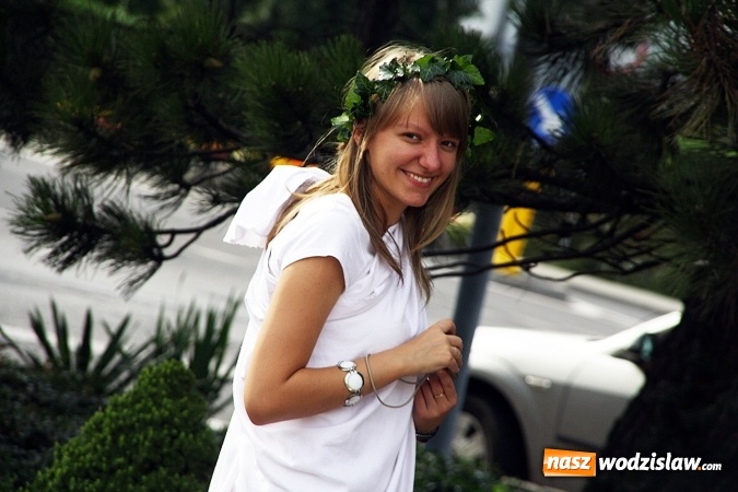 Zdjęcie w galerii na portalu naszwodzislaw.com: Narodowe Czytanie na rydułtowskim rynku  wiadomości z regionu