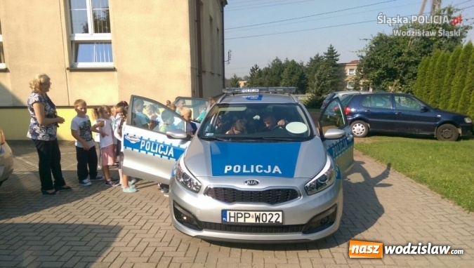 Zdjęcie w galerii na portalu naszwodzislaw.com: Mundurowi z wizytami w szkołach i przedszkolach  wiadomości z regionu