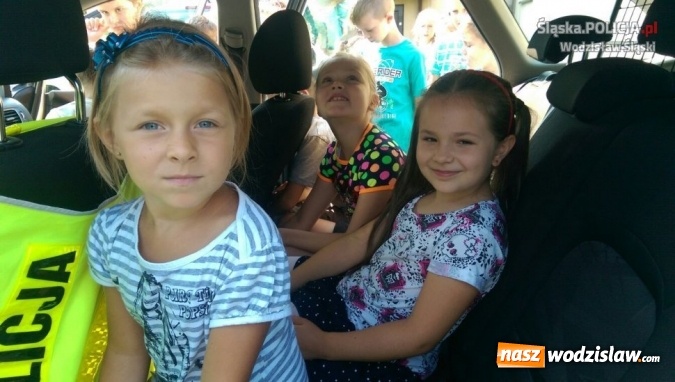 Zdjęcie w galerii na portalu naszwodzislaw.com: Mundurowi z wizytami w szkołach i przedszkolach  wiadomości z regionu