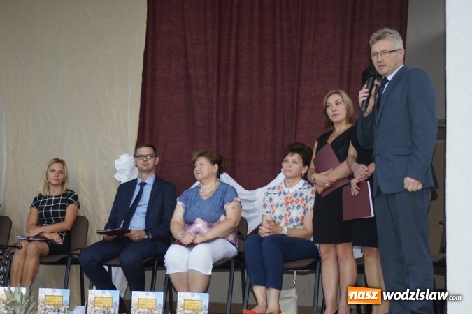 Zdjęcie w galerii na portalu naszwodzislaw.com: Narodowe Czytanie 