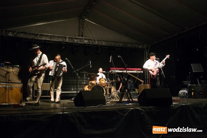 Zdjęcie w galerii na portalu naszwodzislaw.com: Radlin: Pożegnali lato. Zespół Baciary na finał wydarzenia wiadomości z regionu