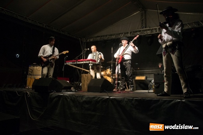 Zdjęcie w galerii na portalu naszwodzislaw.com: Radlin: Pożegnali lato. Zespół Baciary na finał wydarzenia wiadomości z regionu