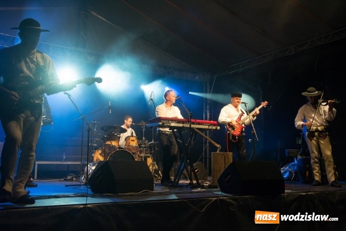 Zdjęcie w galerii na portalu naszwodzislaw.com: Radlin: Pożegnali lato. Zespół Baciary na finał wydarzenia wiadomości z regionu