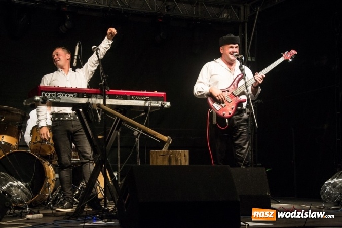 Zdjęcie w galerii na portalu naszwodzislaw.com: Radlin: Pożegnali lato. Zespół Baciary na finał wydarzenia wiadomości z regionu