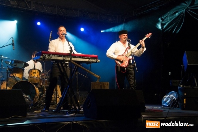 Zdjęcie w galerii na portalu naszwodzislaw.com: Radlin: Pożegnali lato. Zespół Baciary na finał wydarzenia wiadomości z regionu