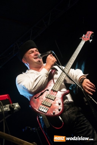 Zdjęcie w galerii na portalu naszwodzislaw.com: Radlin: Pożegnali lato. Zespół Baciary na finał wydarzenia wiadomości z regionu