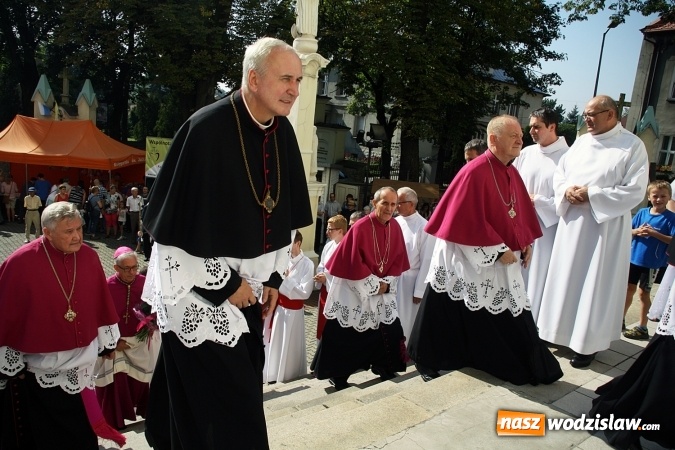 Zdjęcie w galerii na portalu naszwodzislaw.com: Tłumy wiernych na uroczystościach odpustowych w Pszowie wiadomości z regionu