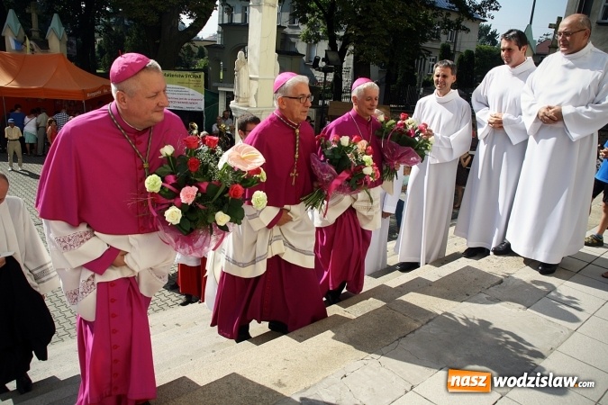 Zdjęcie w galerii na portalu naszwodzislaw.com: Tłumy wiernych na uroczystościach odpustowych w Pszowie wiadomości z regionu