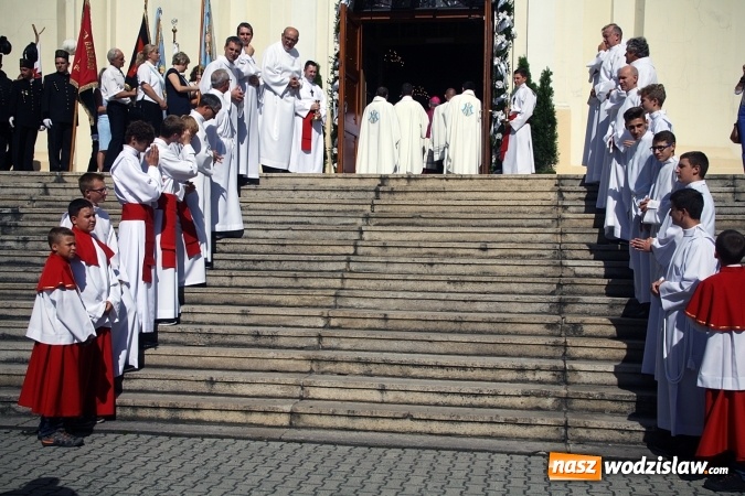 Zdjęcie w galerii na portalu naszwodzislaw.com: Tłumy wiernych na uroczystościach odpustowych w Pszowie wiadomości z regionu