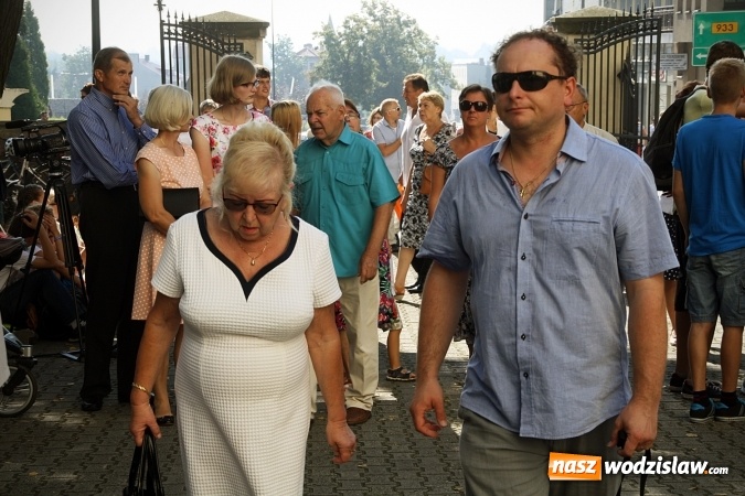 Zdjęcie w galerii na portalu naszwodzislaw.com: Tłumy wiernych na uroczystościach odpustowych w Pszowie wiadomości z regionu