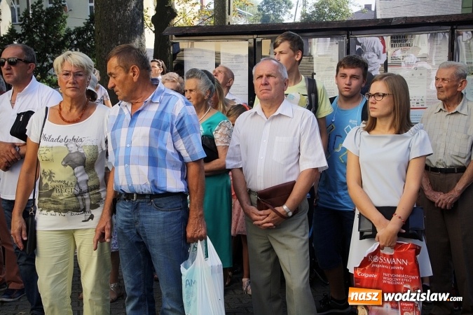 Zdjęcie w galerii na portalu naszwodzislaw.com: Tłumy wiernych na uroczystościach odpustowych w Pszowie wiadomości z regionu