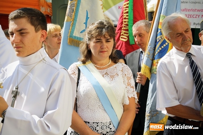 Zdjęcie w galerii na portalu naszwodzislaw.com: Tłumy wiernych na uroczystościach odpustowych w Pszowie wiadomości z regionu