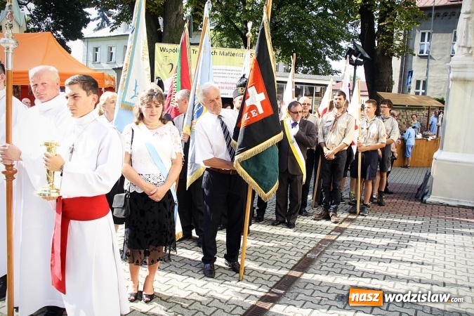 Zdjęcie w galerii na portalu naszwodzislaw.com: Tłumy wiernych na uroczystościach odpustowych w Pszowie wiadomości z regionu