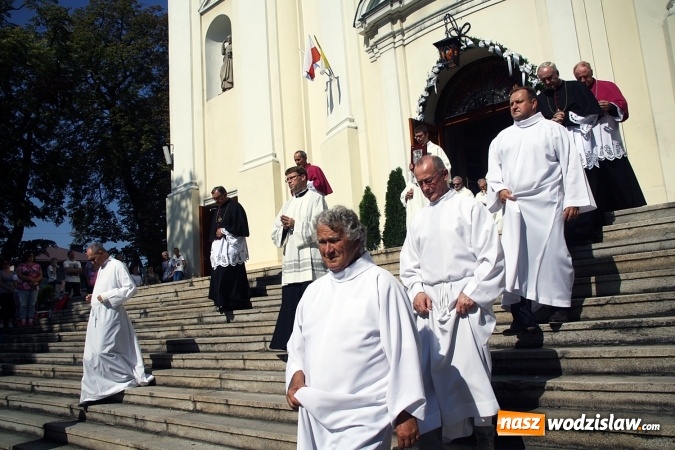 Zdjęcie w galerii na portalu naszwodzislaw.com: Tłumy wiernych na uroczystościach odpustowych w Pszowie wiadomości z regionu
