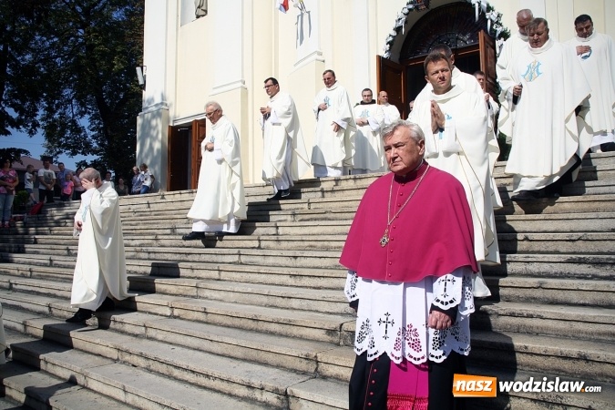 Zdjęcie w galerii na portalu naszwodzislaw.com: Tłumy wiernych na uroczystościach odpustowych w Pszowie wiadomości z regionu