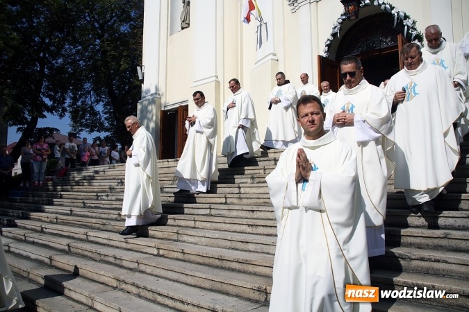 Zdjęcie w galerii na portalu naszwodzislaw.com: Tłumy wiernych na uroczystościach odpustowych w Pszowie wiadomości z regionu