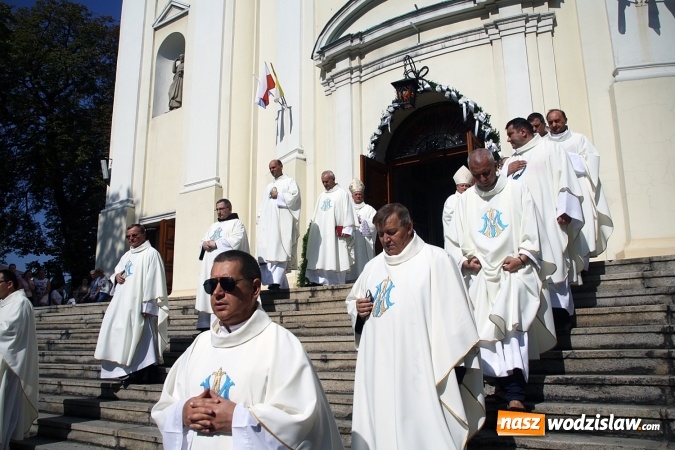 Zdjęcie w galerii na portalu naszwodzislaw.com: Tłumy wiernych na uroczystościach odpustowych w Pszowie wiadomości z regionu