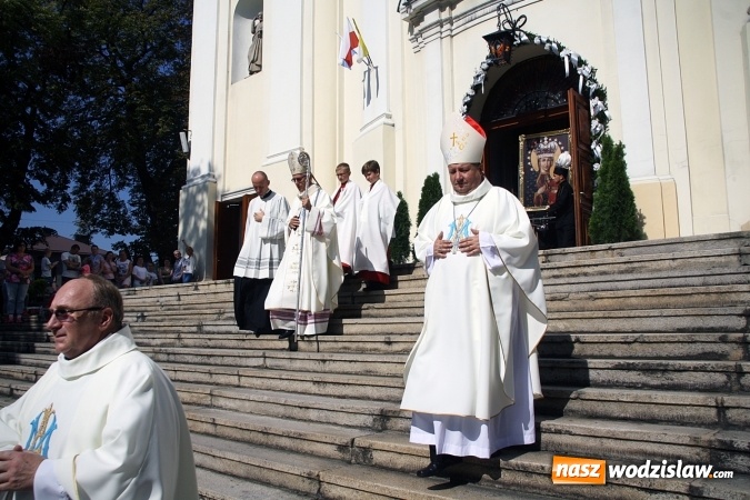 Zdjęcie w galerii na portalu naszwodzislaw.com: Tłumy wiernych na uroczystościach odpustowych w Pszowie wiadomości z regionu