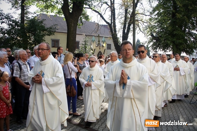 Zdjęcie w galerii na portalu naszwodzislaw.com: Tłumy wiernych na uroczystościach odpustowych w Pszowie wiadomości z regionu