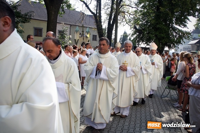 Zdjęcie w galerii na portalu naszwodzislaw.com: Tłumy wiernych na uroczystościach odpustowych w Pszowie wiadomości z regionu