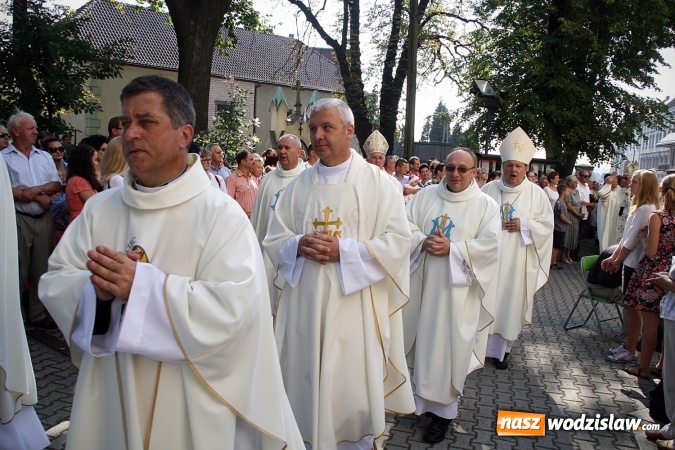 Zdjęcie w galerii na portalu naszwodzislaw.com: Tłumy wiernych na uroczystościach odpustowych w Pszowie wiadomości z regionu