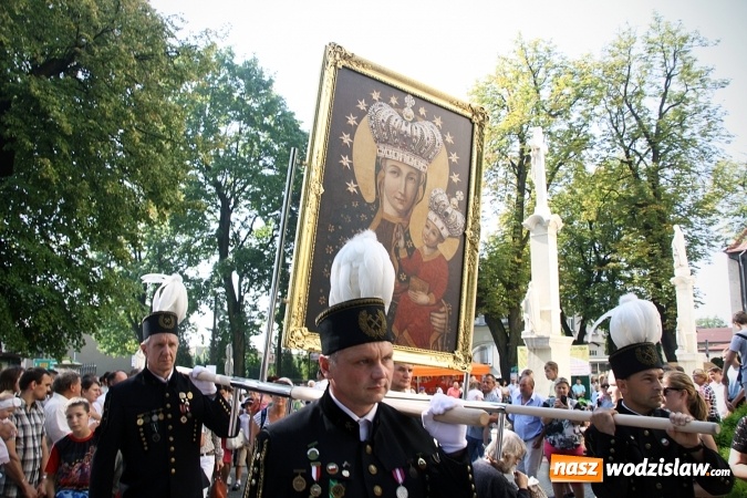 Zdjęcie w galerii na portalu naszwodzislaw.com: Tłumy wiernych na uroczystościach odpustowych w Pszowie wiadomości z regionu
