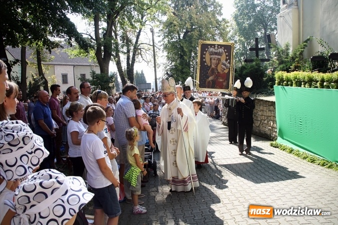 Zdjęcie w galerii na portalu naszwodzislaw.com: Tłumy wiernych na uroczystościach odpustowych w Pszowie wiadomości z regionu