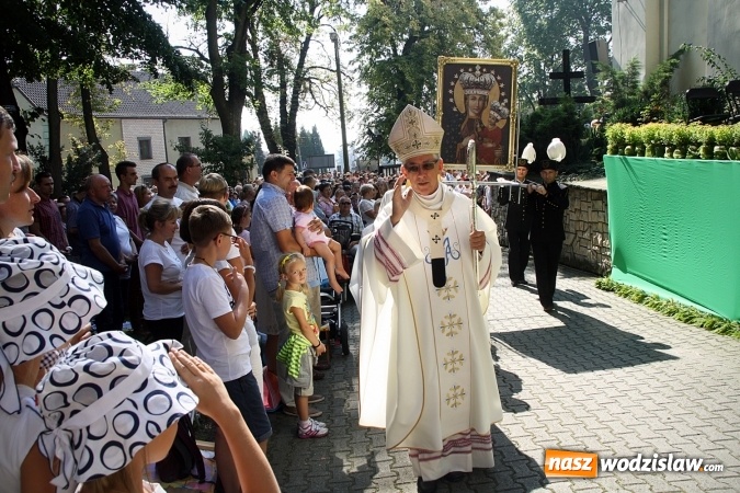 Zdjęcie w galerii na portalu naszwodzislaw.com: Tłumy wiernych na uroczystościach odpustowych w Pszowie wiadomości z regionu