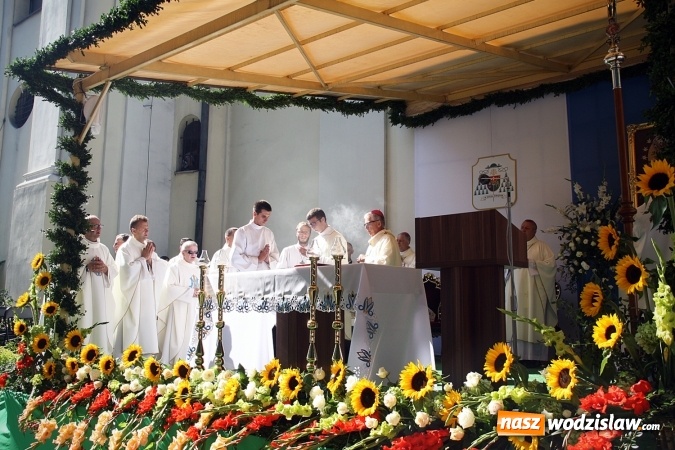 Zdjęcie w galerii na portalu naszwodzislaw.com: Tłumy wiernych na uroczystościach odpustowych w Pszowie wiadomości z regionu