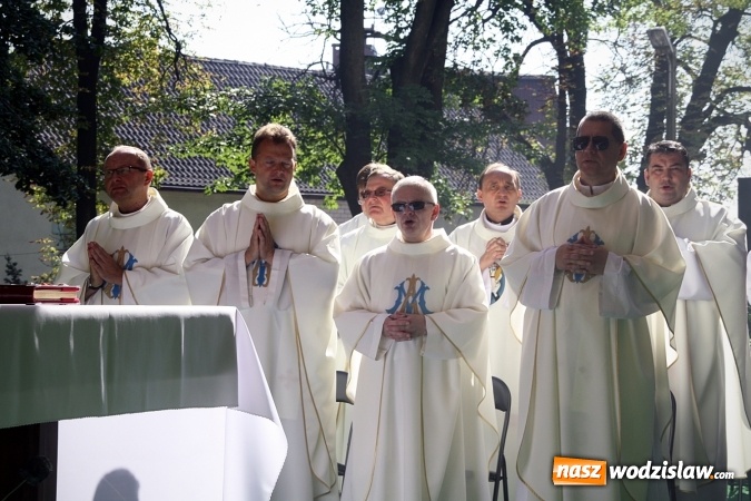 Zdjęcie w galerii na portalu naszwodzislaw.com: Tłumy wiernych na uroczystościach odpustowych w Pszowie wiadomości z regionu