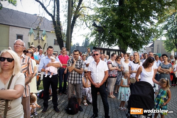 Zdjęcie w galerii na portalu naszwodzislaw.com: Tłumy wiernych na uroczystościach odpustowych w Pszowie wiadomości z regionu