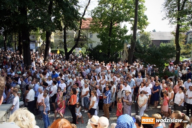 Zdjęcie w galerii na portalu naszwodzislaw.com: Tłumy wiernych na uroczystościach odpustowych w Pszowie wiadomości z regionu