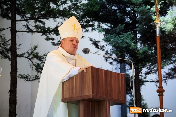 Zdjęcie w galerii na portalu naszwodzislaw.com: Tłumy wiernych na uroczystościach odpustowych w Pszowie wiadomości z regionu