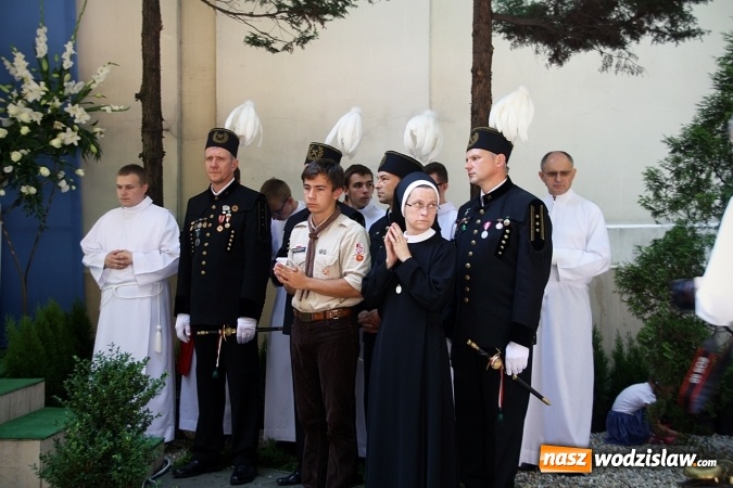 Zdjęcie w galerii na portalu naszwodzislaw.com: Tłumy wiernych na uroczystościach odpustowych w Pszowie wiadomości z regionu