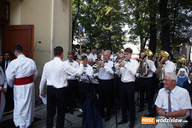 Zdjęcie w galerii na portalu naszwodzislaw.com: Tłumy wiernych na uroczystościach odpustowych w Pszowie wiadomości z regionu