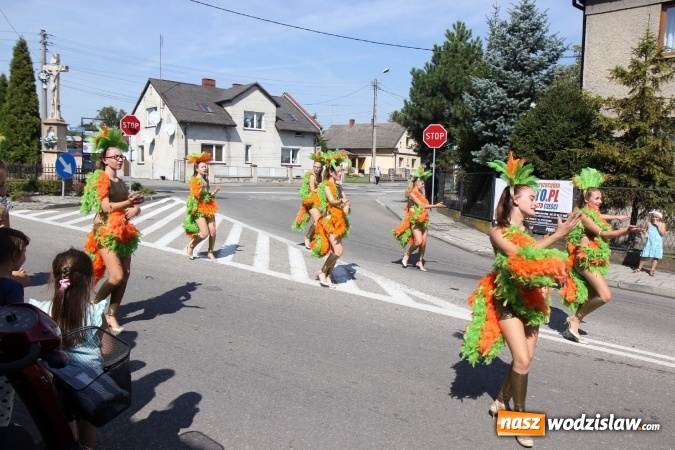 Zdjęcie w galerii na portalu naszwodzislaw.com:  Dożynki 2016. Tak się bawi Lubomia! wiadomości z regionu