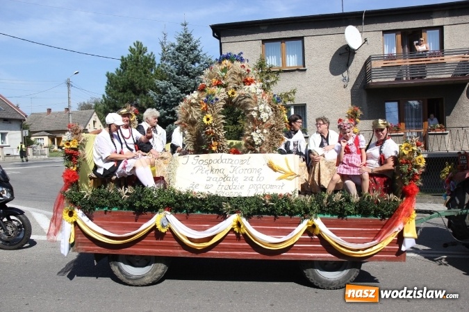Zdjęcie w galerii na portalu naszwodzislaw.com:  Dożynki 2016. Tak się bawi Lubomia! wiadomości z regionu