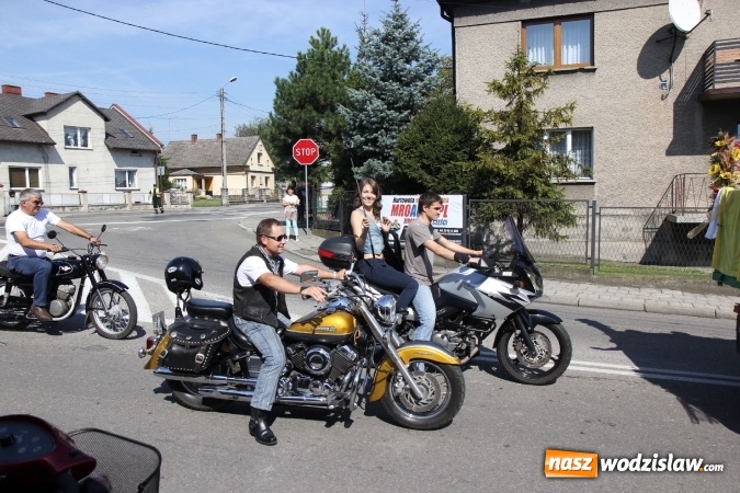 Zdjęcie w galerii na portalu naszwodzislaw.com:  Dożynki 2016. Tak się bawi Lubomia! wiadomości z regionu