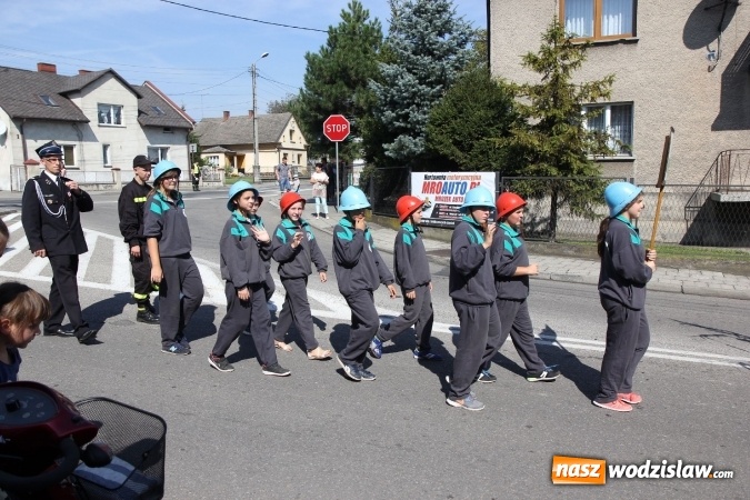 Zdjęcie w galerii na portalu naszwodzislaw.com:  Dożynki 2016. Tak się bawi Lubomia! wiadomości z regionu