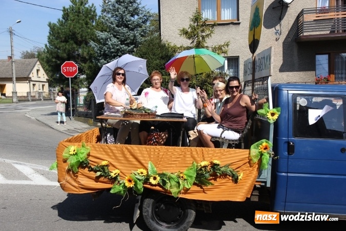 Zdjęcie w galerii na portalu naszwodzislaw.com:  Dożynki 2016. Tak się bawi Lubomia! wiadomości z regionu