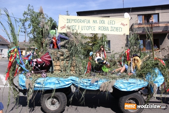 Zdjęcie w galerii na portalu naszwodzislaw.com:  Dożynki 2016. Tak się bawi Lubomia! wiadomości z regionu