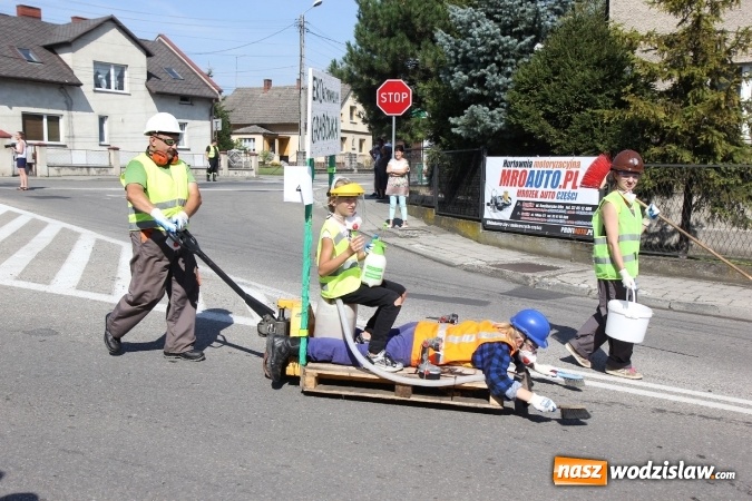 Zdjęcie w galerii na portalu naszwodzislaw.com:  Dożynki 2016. Tak się bawi Lubomia! wiadomości z regionu