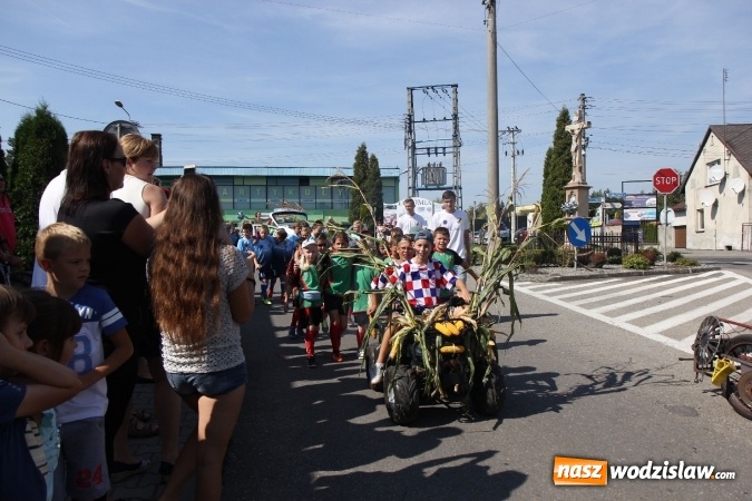 Zdjęcie w galerii na portalu naszwodzislaw.com:  Dożynki 2016. Tak się bawi Lubomia! wiadomości z regionu