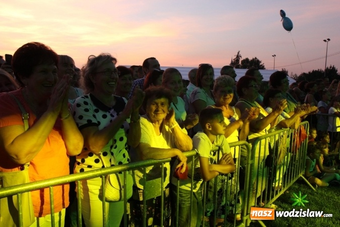 Zdjęcie w galerii na portalu naszwodzislaw.com: Kabaret Młodych Panów bawił publiczność w Lubomi wiadomości z regionu