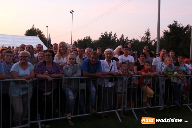 Zdjęcie w galerii na portalu naszwodzislaw.com: Kabaret Młodych Panów bawił publiczność w Lubomi wiadomości z regionu