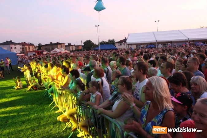 Zdjęcie w galerii na portalu naszwodzislaw.com: Kabaret Młodych Panów bawił publiczność w Lubomi wiadomości z regionu