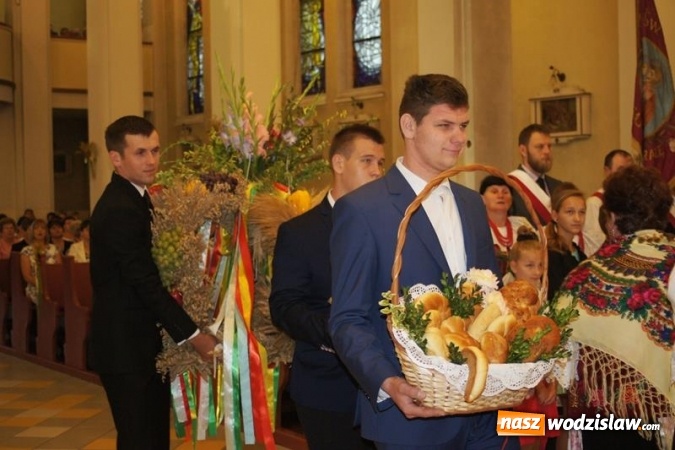 Zdjęcie w galerii na portalu naszwodzislaw.com: Połomscy rolnicy podziękowali za tegoroczne plony  wiadomości z regionu